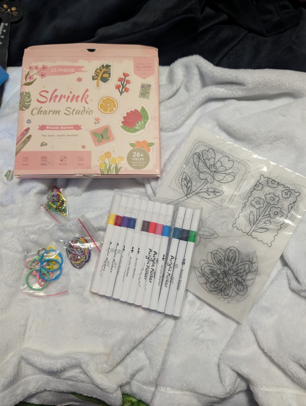 Shrink Art Craft Kit for Kids, 26 Pre-Cut Charms - Picture 7 of 7